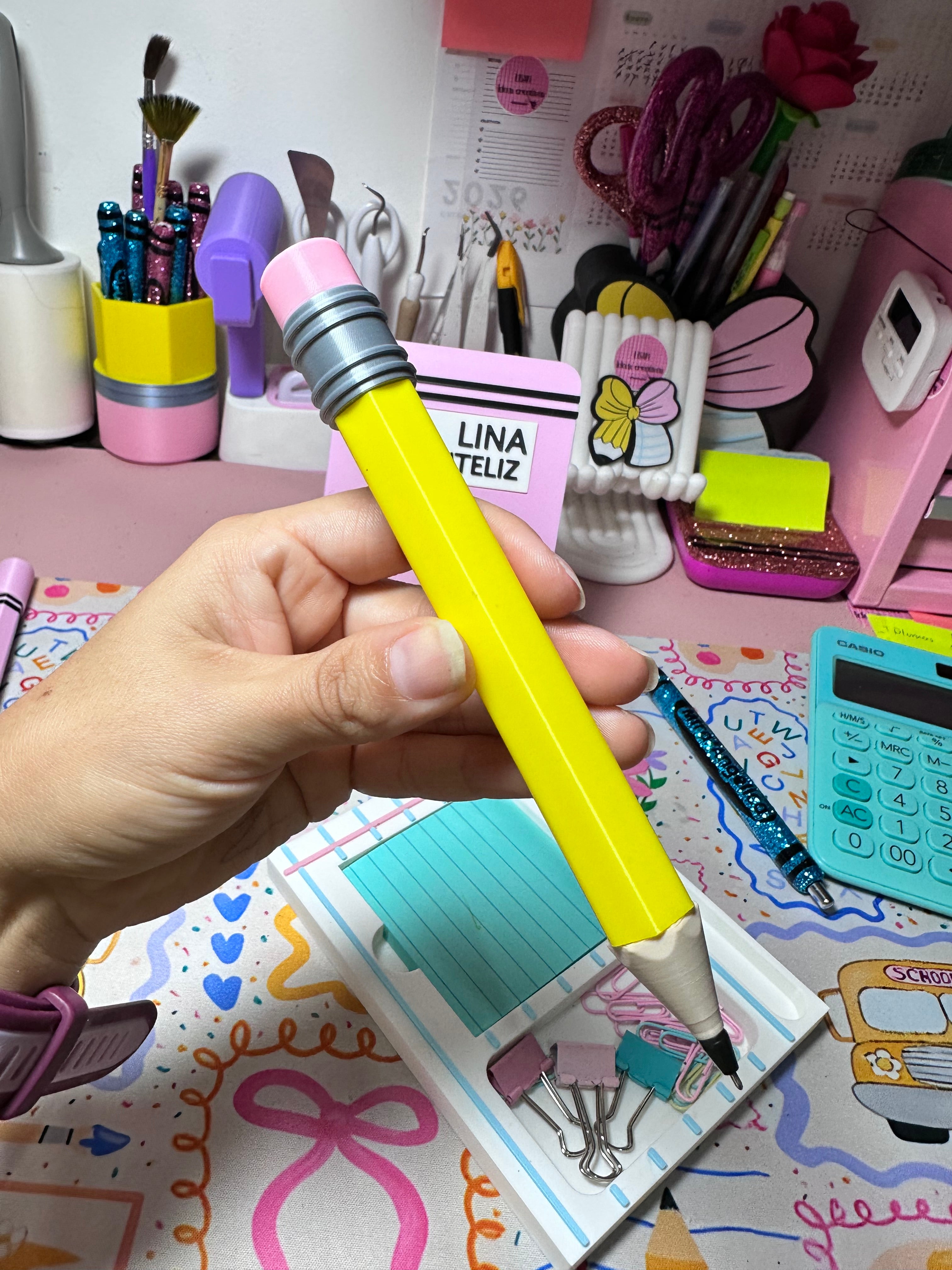 ✏️ 🖍️Pluma Modelo Lápiz/Crayola Gigante – Compatible con Tintas BIC