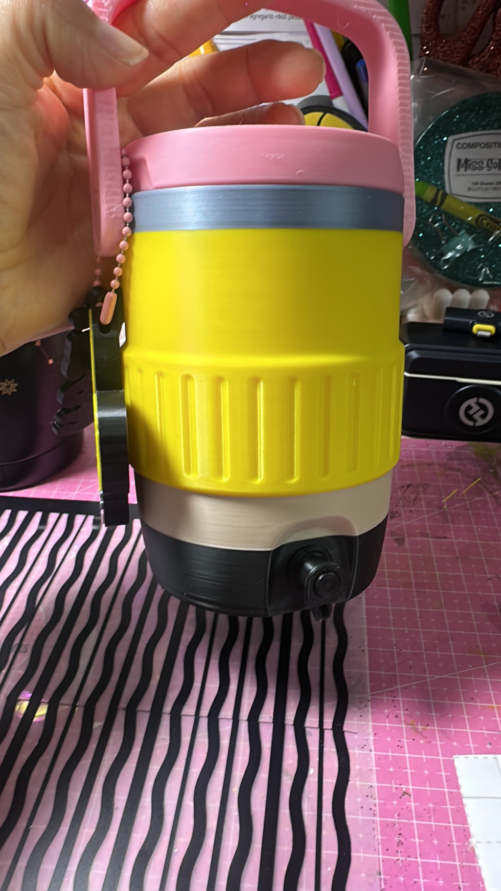 Porta latas ✏️