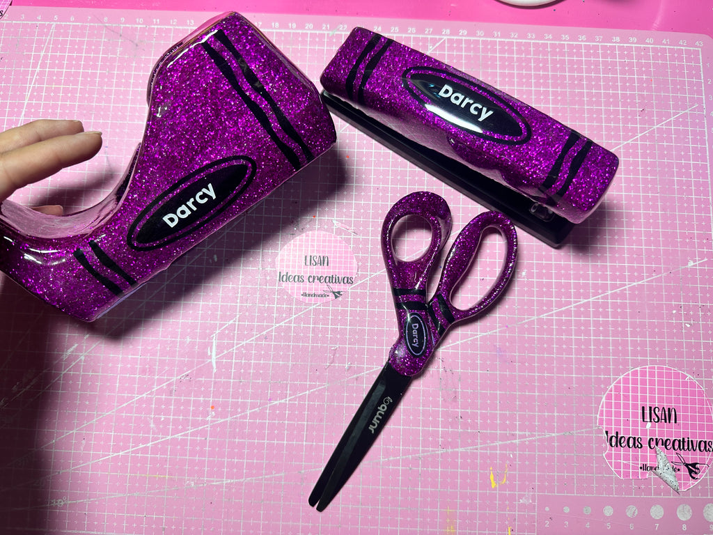 Engrapadora+dispensador de cintas adhesivas+tijeras Modelo Crayola