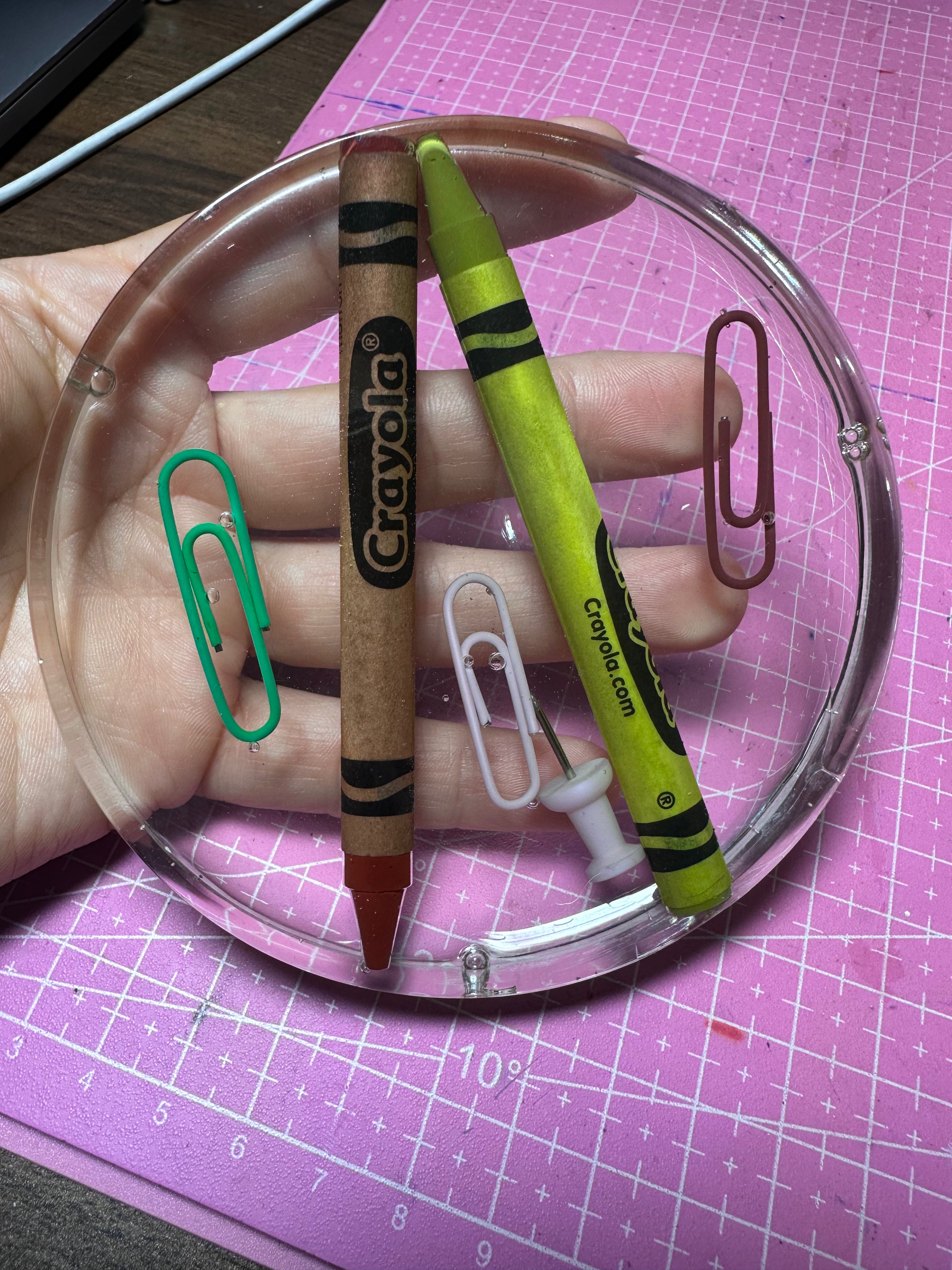 Porta vasos o pisa papeles