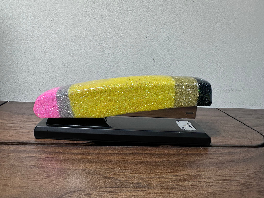 Engrapadora estilo lápiz ✏️