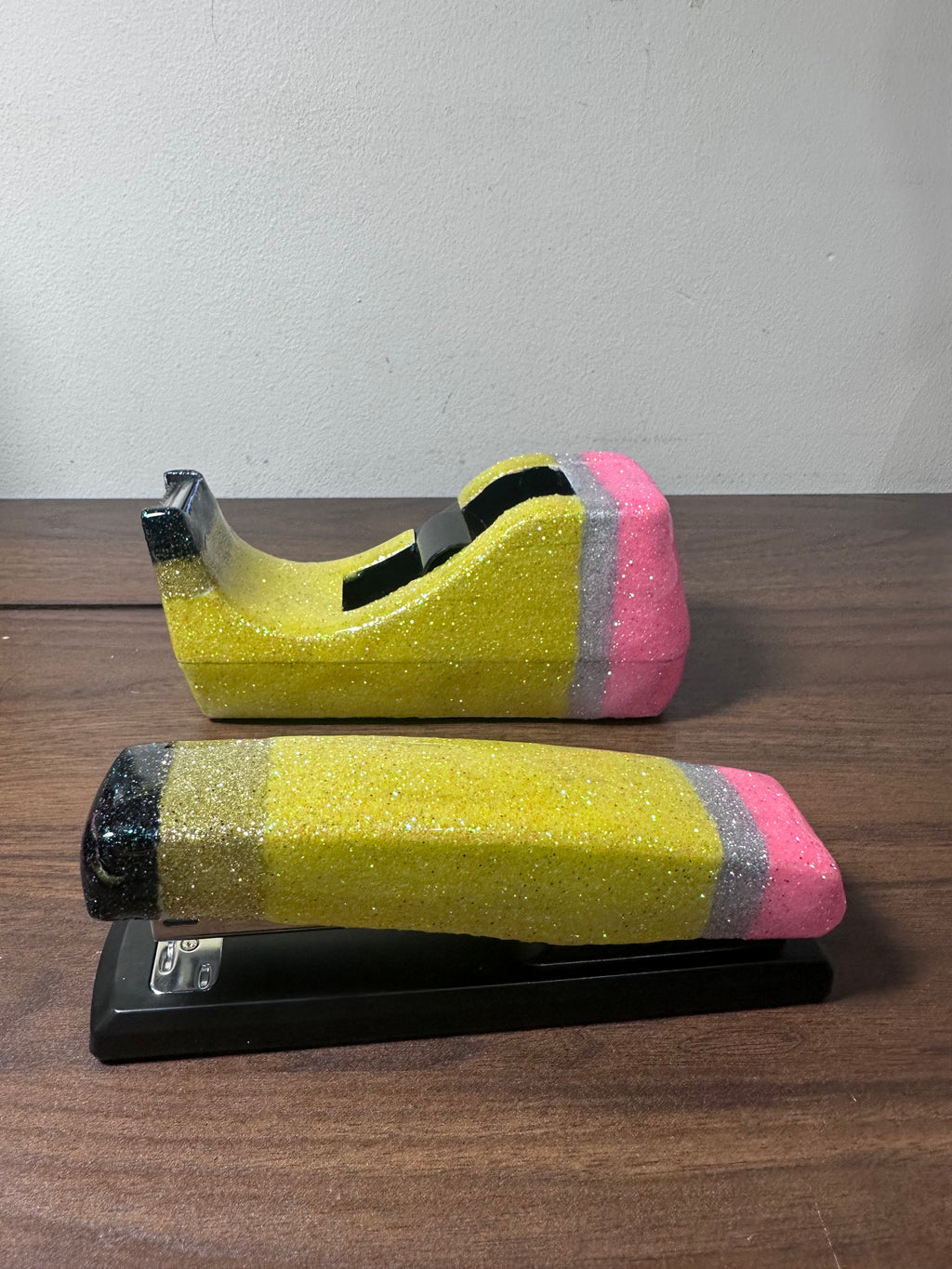 PACK ENGRAPADORA+DISPENSADOR DE CINTA ESTILO LÁPIZ ✏️PERSONALIZADOS